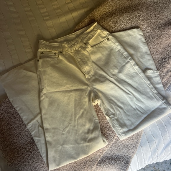 Zulu & Zephyr White Relaxed Jeans - Picture 4 of 4